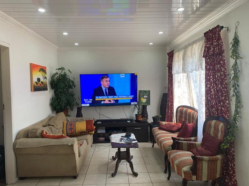 3 Bedroom Property for Sale in Lentegeur Western Cape